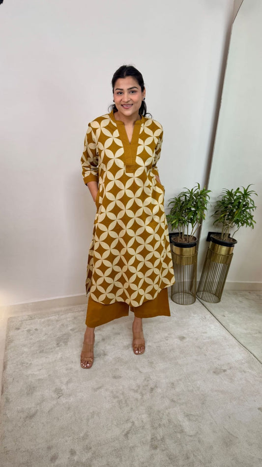 Pure Cotton Floral Kurti & Pant Co-ord Set – Everyday Elegance