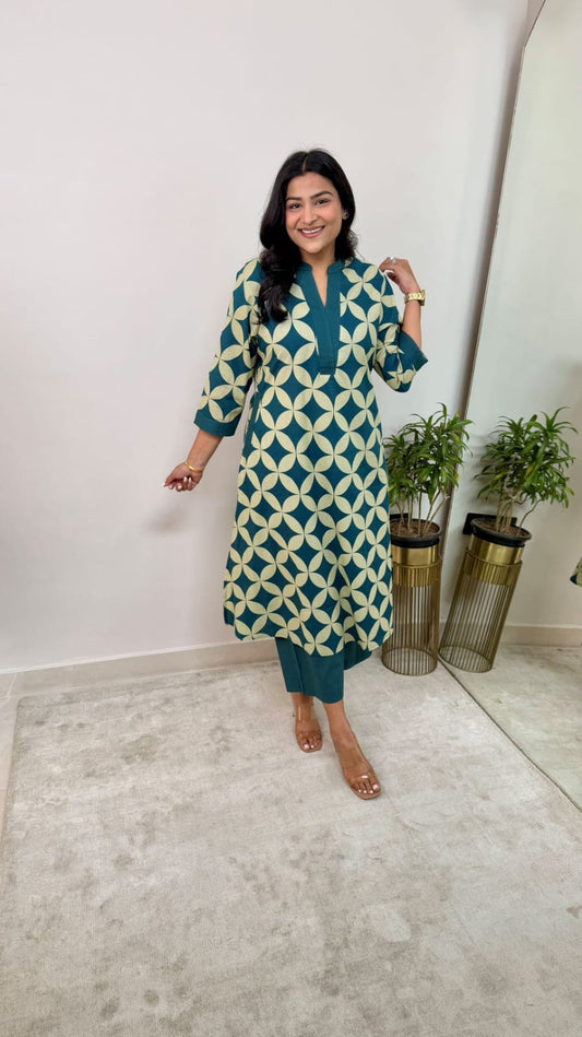Pure Cotton Floral Kurti & Pant Co-ord Set – Everyday Elegance